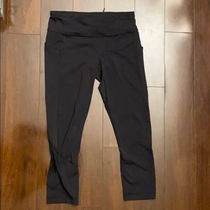 Lululemon pace rival crop LR size 6